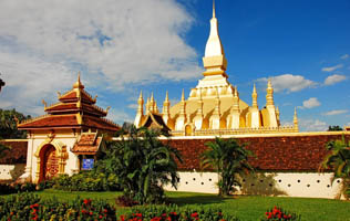 Chùa Pha That Luang (Đại Bảo Tháp)