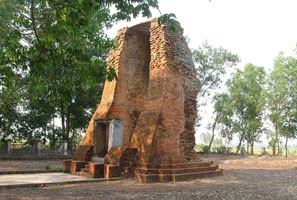 Tháp cổ Vĩnh Hưng Bạc Liêu
