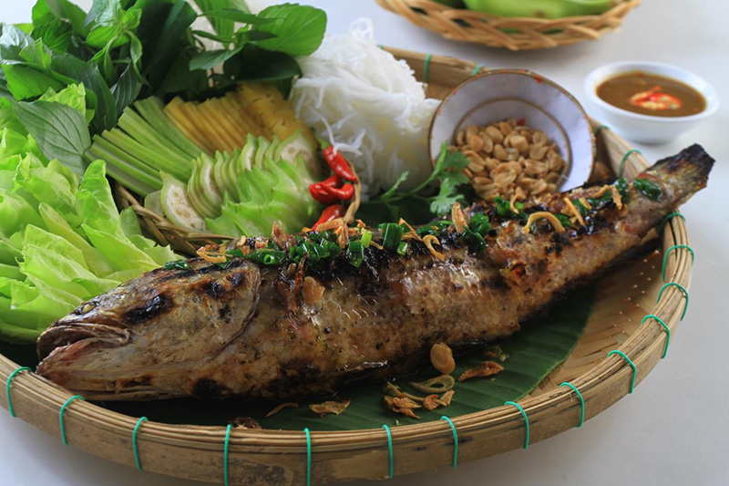 Cá lóc nướng trui Cà Mau | Yong.vn