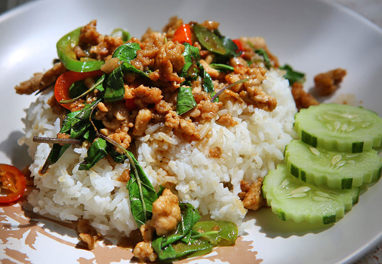 Pad Krapow Moo Saap Pattaya