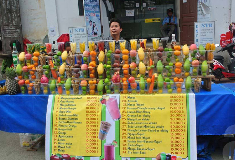 Sinh tố hoa quả Luang Prabang