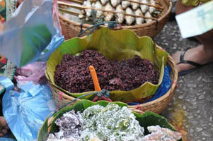 Bột sắn và cơm đen Luang Prabang