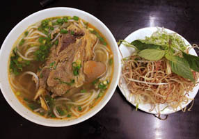 Bún giò chìa Buôn Mê Thuộc