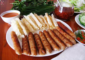 Bún thịt nướng, nem nướng Pleiku