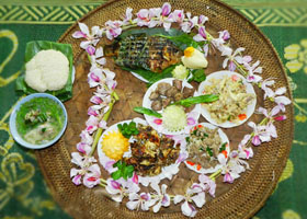 Món ăn từ hoa ban Điện Biên