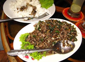 Thịt bò xào kiến Campuchia