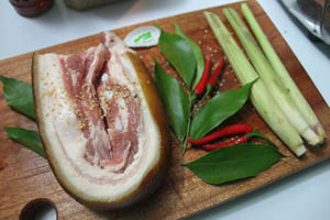 Thịt lợn chua Na Hang