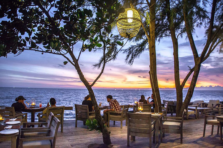 Cafe On The Rocks Mango Bay Phú Quốc
