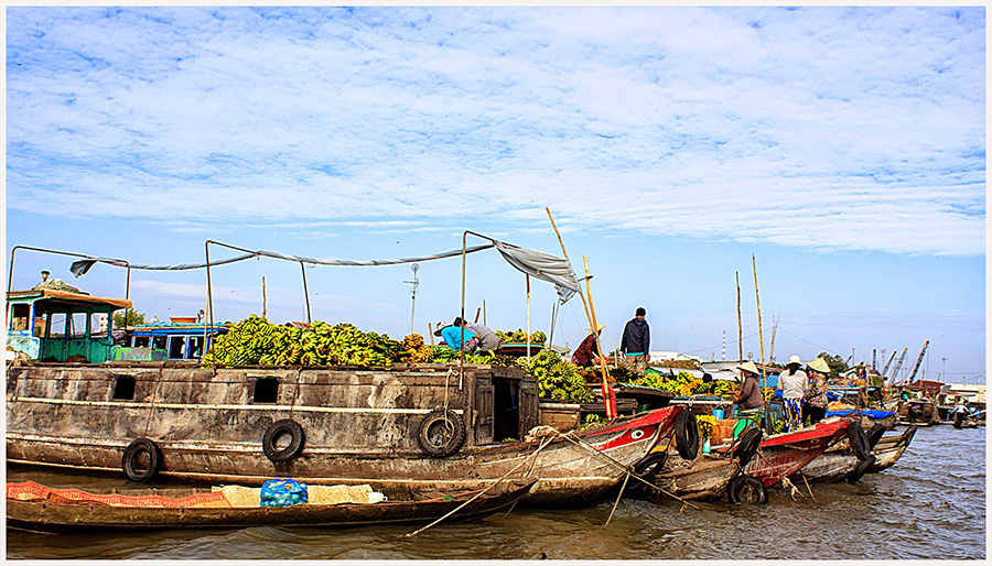 Chợ nổi Long Xuyên