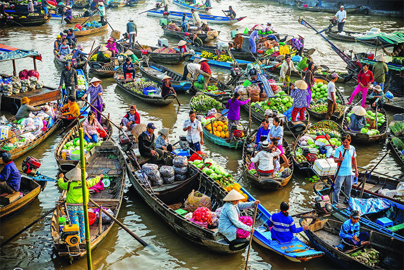 Chợ nổi Phong Điền