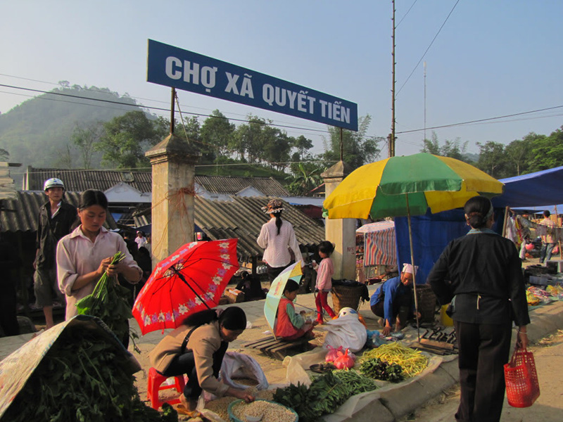 Chợ phiên xã Quyết Tiến