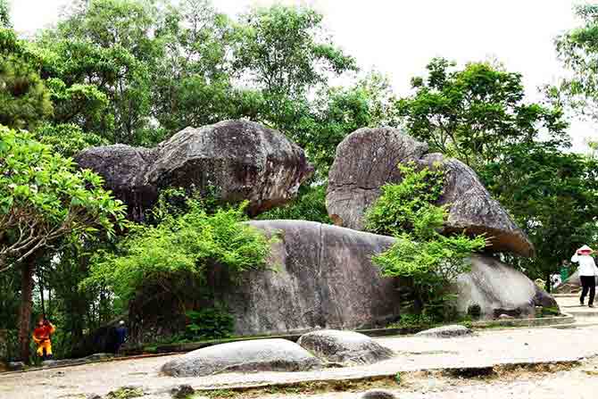 Hòn Trống Mái Thanh Hóa