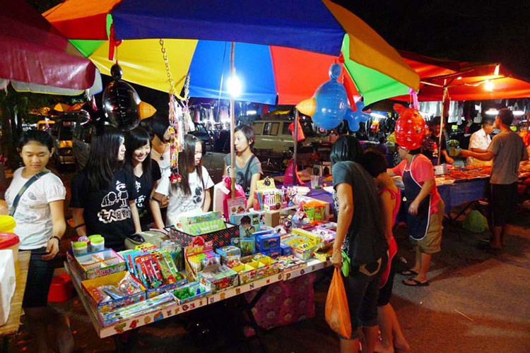 Khu chợ trời Pasar Malam Gadong