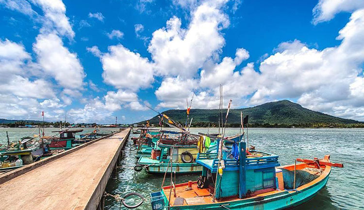 Làng chài Hàm Ninh