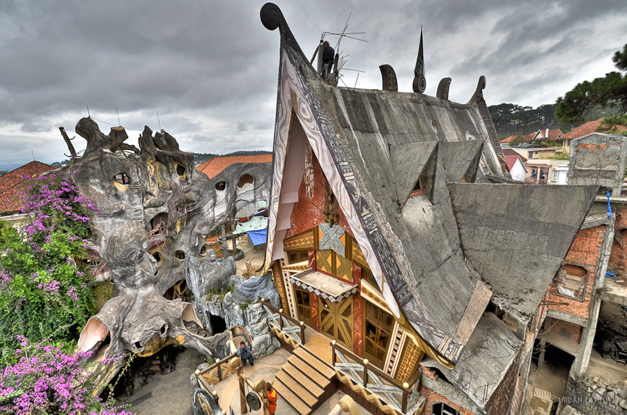 Lâu đài Mạng Nhện (Crazy House)