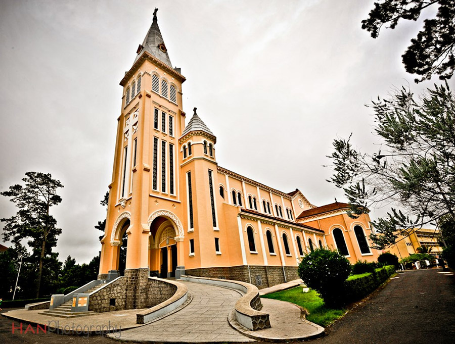 Nhà thờ Chánh Tòa (Nhà thờ Con Gà)