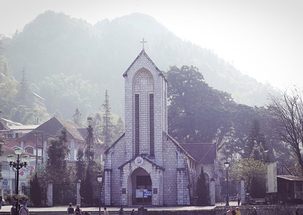 Nhà thờ đá Sapa