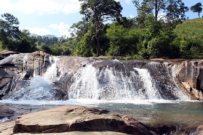 Thác chín tầng Gia Lai