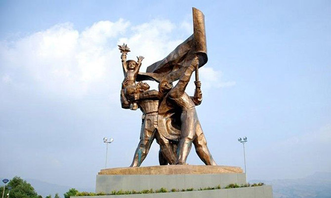 Tượng đài chiến thắng Điện Biên