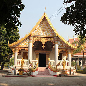 Chùa cổ Wat Sainyaphum