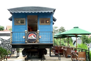 Cafe Dalat Train