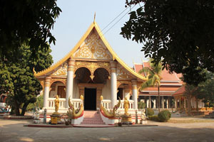 Chùa cổ Wat Sainyaphum