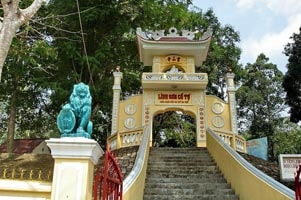 Chùa Linh Sơn Ba Thê