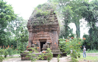 Tháp Chàm Yang Prong Đắc Lắc 